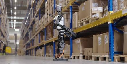 Future of ai in 2026 - Humanoid robot in warehouse logistics. 